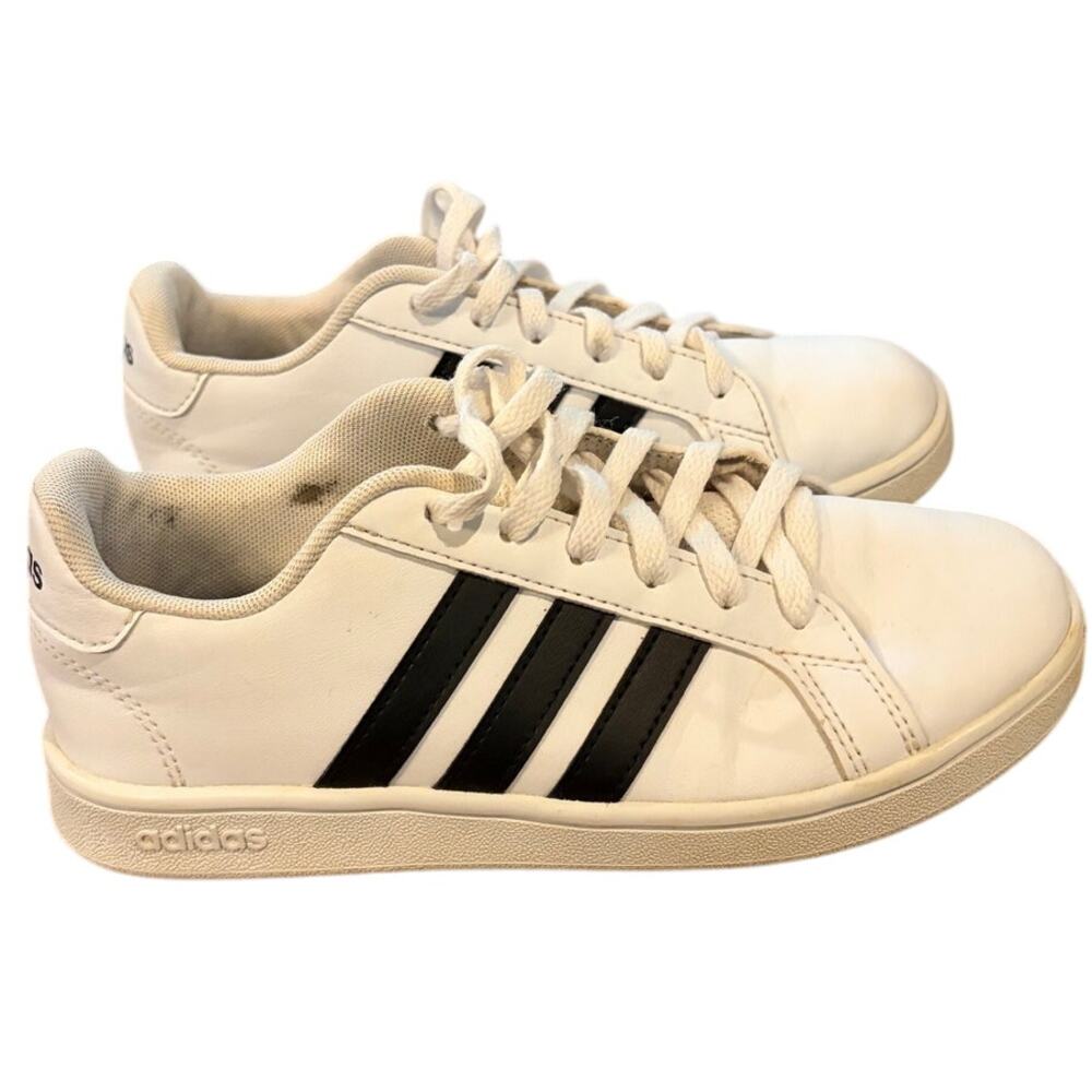 Adidas Sneakers Size 2 Kids  Cloudfoam Advantage Casual Laces White Black Stripe